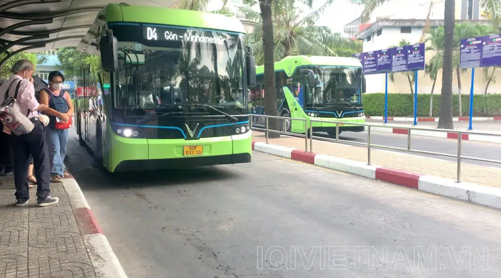 Xe buýt điên Vinbus D4 Vinhomes Grand Park - BS Sài Gòn